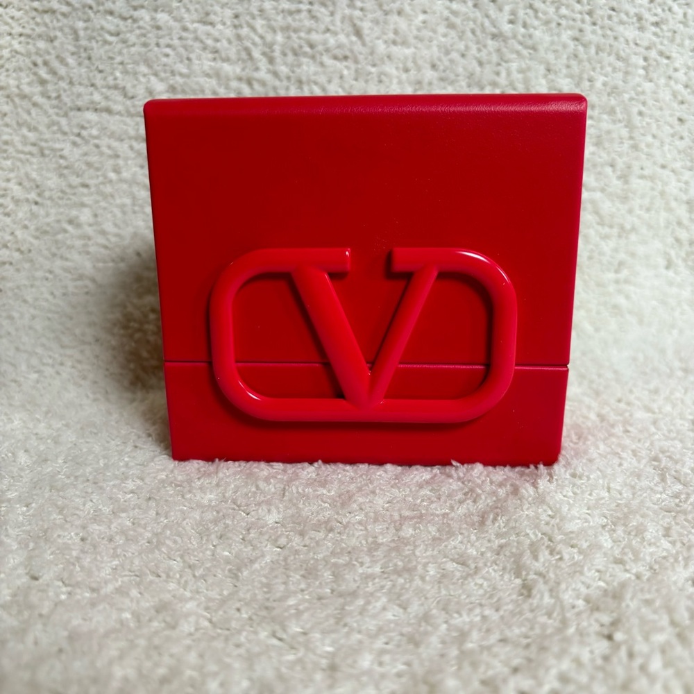 NWT VALENTINO LIPSTICKS KIT - Picture 3 of 9